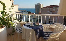 Apartments Ema Near Beach